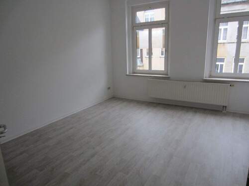 03 Wohnzimmer - Etagenwohnung mit 41,10 m&sup2; in Plauen zur Miete