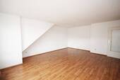 Gute Stellmöglichkeiten - 3 Zimmer Etagenwohnung in Altdorf
