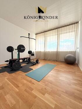 Bild 3 - 6 Zimmer Etagenwohnung in Korb