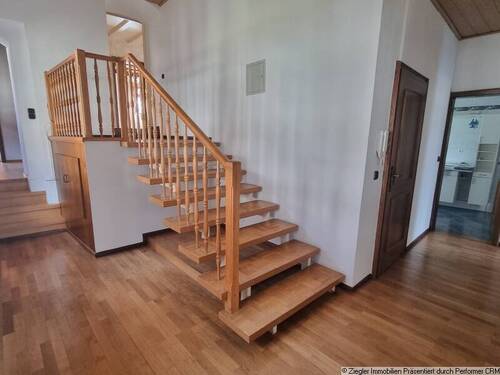16 OG1 Mais-Wohnung Treppe - 