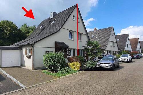Hausansicht vorne - Bochum Hordel 1a Waldrandlage: Schicke große Doppelhaushälfte Garage provisionsfrei zu verkaufen!