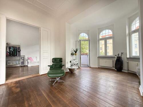 Wohnzimmer - Altbau Westend - 675.000,00 EUR Kaufpreis, ca.  111,00 m² Wohnfläche