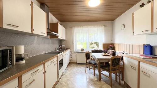 Küche mit Blick in den Garten - 