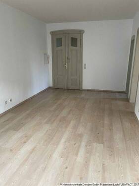 Wohnzimmer - 2-Raumwohnung in Radebeul - 2 Zimmer Etagenwohnung zum Kaufen in Radebeul