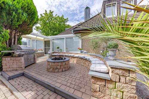 Terrasse Wohnhaus Ostansicht - 