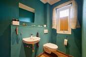 Gäste-WC mit Fenster - 