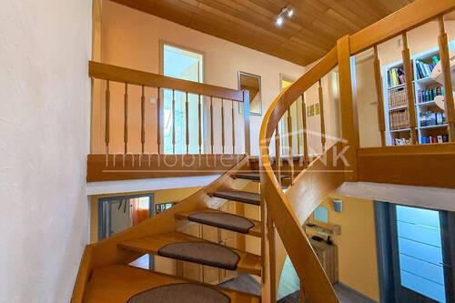 14 Treppe mit Galerie.jpg - 