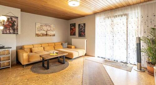 helles Wohnzimmer - 4 Zimmer Reihenmittelhaus in Reutlingen