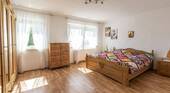 großes Schlafzimmer - Reihenmittelhaus mit 103,70 m&sup2; in Reutlingen zum Kaufen