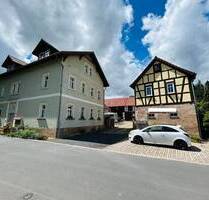 Hochwertig saniertes, ehemaliges Bauerngehöft mit großem Grundstück, Pferdekoppel und zugehörigem, vermieteten Dreifamilienhaus in Naundorf - Rudolstadt