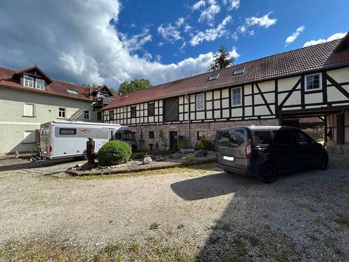 Innenhof mit Blick auf das Lagergebäude - 