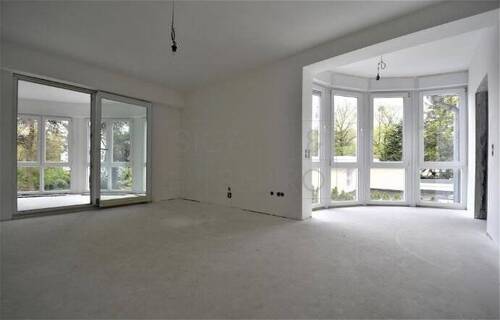 Schlafzimmer - Einfamilienhaus mit 600,00 m² in Berlin zum Kaufen