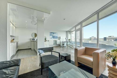 Wohnzimmer - 2 Zimmer Etagenwohnung in Düsseldorf