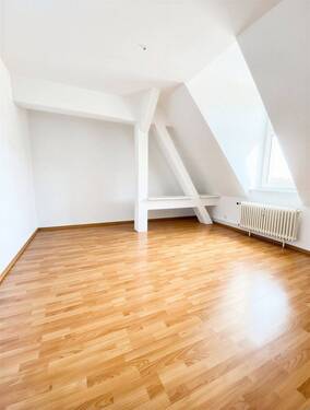 Zimmer 3 - 