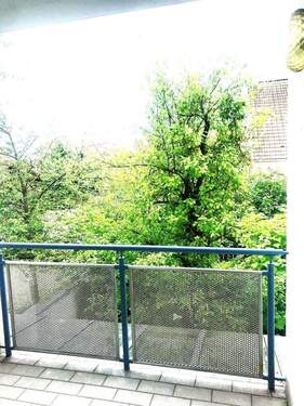 Terrassenaussicht vom Wohnzimm - 2 Zimmer Etagenwohnung in Weilheim