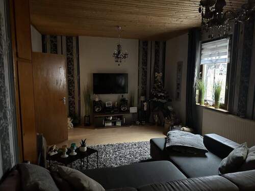 Wohnzimmer - 5 Zimmer Einfamilienhaus zum Kaufen in Idar-Oberstein