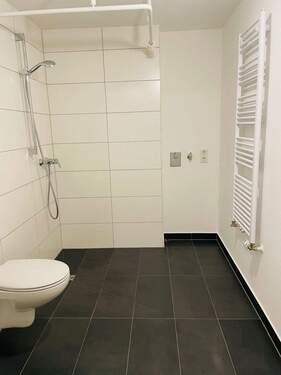 Badezimmer - Etagenwohnung mit 47,90 m&sup2; in Nürnberg zur Miete