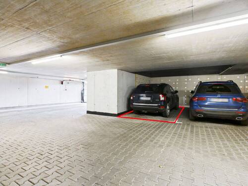 Tiefgaragenstellplatz - 