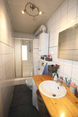 Wohnung 1. OG - Bad - 