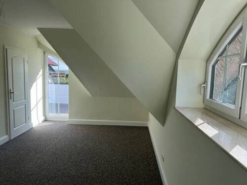 Eltern-Schlafzimmer mit Zugang zur Dachterrasse - 