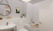 Modern gefliestes Bad mit Badewanne - 