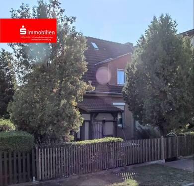 Strassenansicht 2 - Raum für Kreativität im Unstruttal - Ein-Zweifamilienhaus wartet auf Sanierung!