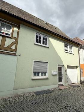 Anbau 1970 mit Garage - 8 Zimmer Mehrfamilienhaus, Wohnhaus in Höchstadt a.d.Aisch