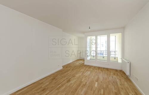 Wohnzimmer - Musterwohnung - 2 Zimmer Etagenwohnung zum Kaufen in Berlin