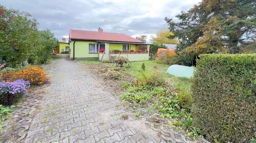 BILD1 - Oranienburg - Sehr schön und ruhig gelegenes Einfamilienhaus mit Nebengelass auf großem Grundstück