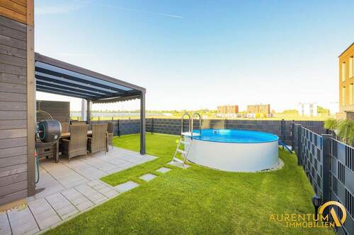 Garten, Außenansicht - Neuwertige Doppelhaushälfte in moderner - KfW-40-Effizienzhaus mit Vollausstattung