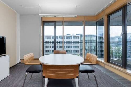 Bild 6 - Beziehen Sie einsatzbereite Großraumbüros für 10 Personen in Regus Laim