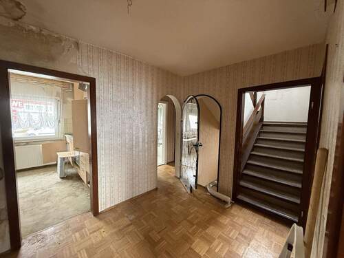 Flur 1.OG - 9 Zimmer Doppelhaushälfte in Altshausen