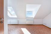 Wohnen v. Tür - 2 Zimmer Etagenwohnung in Stuttgart
