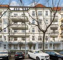 Top-Lage in Hamburg-Winterhude: Traumhafte 4,5-Zimmer-Altbauwohnung mit zwei Balkonen