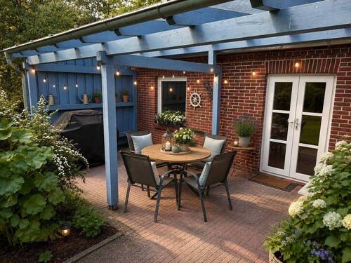 Terrasse mit blauer Pergola - 