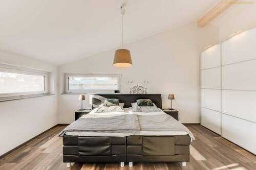 Elternschlafzimmer OG - 