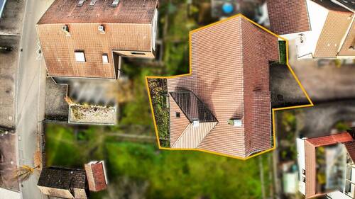 Grundstück (gelb markiert) - 5 Zimmer Einfamilienhaus in Schönaich