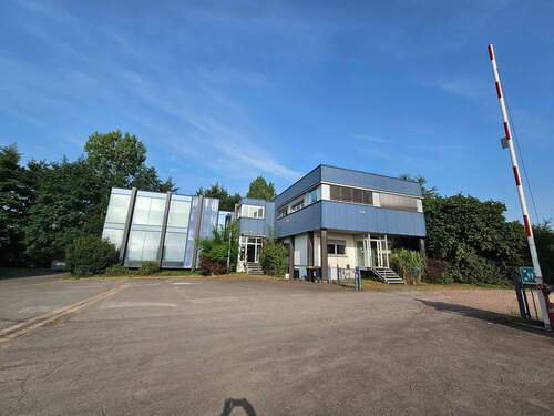 20250814_091944.jpg - Gewerbeimmobilie direkte Lage an der BAB - A8 Autobahndreieck Saarbrücken