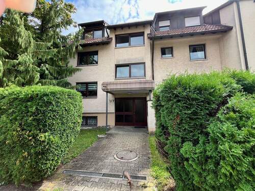 Außenansicht - Ein Zimmer Souterrain Appartement in ruhiger Lage