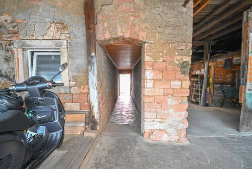 Durchgang Innenhof Wohnhaus - 