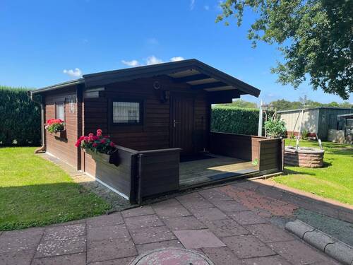 voll ausgestattete Gartenhütte - 