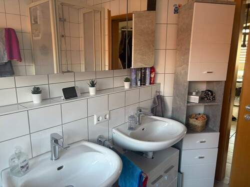 Tageslichtbad - Etagenwohnung mit 77,30 m² in Dettenhausen zum Kaufen