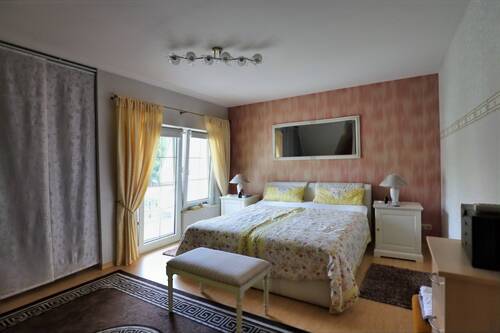 Schlafzimmer DHH rechts DG - 