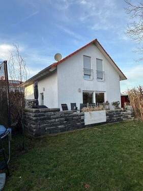 Rückansicht - Einfamilien-Wohnhaus auf Eigentumsgrundstück in Northeim-Langenholtensen