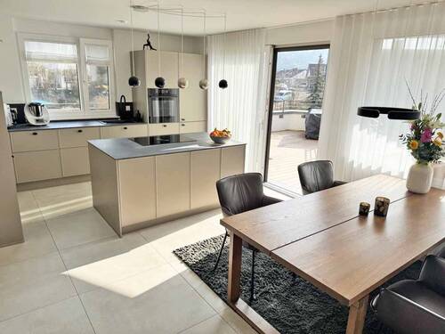 Essbereich-Küche - 4 Zimmer Etagenwohnung zur Miete in Stuttgart