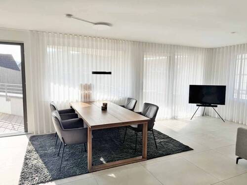 Wohn-/Essbereich - Etagenwohnung mit 126,00 m&sup2; in Stuttgart zur Miete