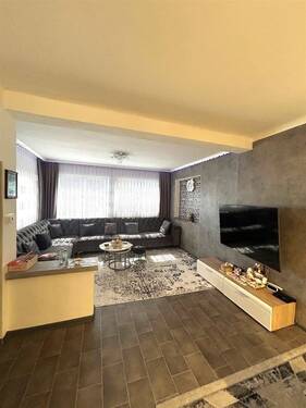 Wohnzimmer EG - 9 Zimmer Mehrfamilienhaus, Wohnhaus in Bous