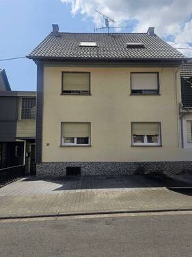Front - Mehrfamilienhaus, Wohnhaus mit 220,00 m² in Bous zum Kaufen