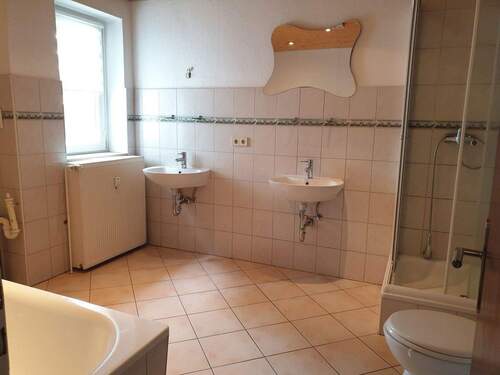 Vollbad mit Dusche .... - 