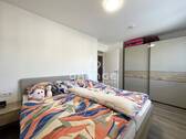 Und ein großer Schrank passt auch gut rein in Ihr neues Schlafzimmer - 